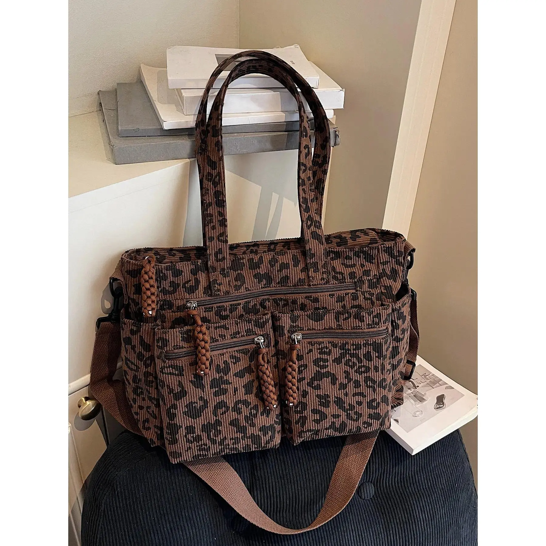 Women's Hobo Crossbody Bag in Retro Leopard Print, Woven Shoulder Purse with Double Zipper for Extra Security, Lightweight for Work & All-Day Wear