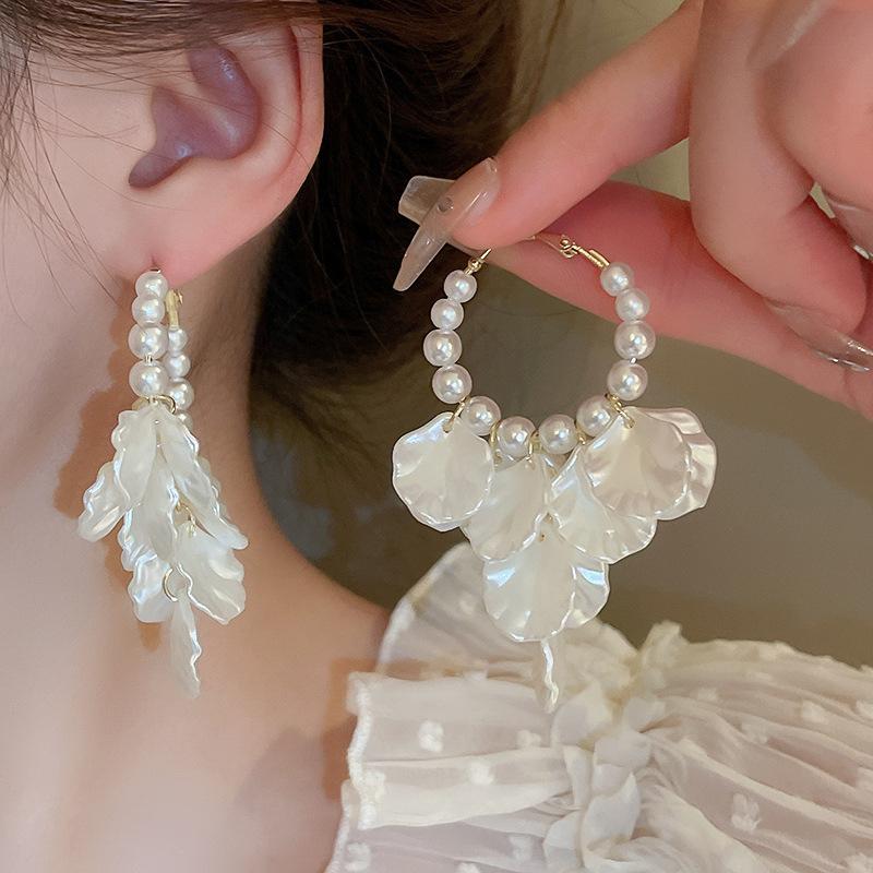 New Style Best-Selling French High-End Pearl Flower Earrings, Small-Scale Design Stud Earrings, Elegant Women's Jewelry