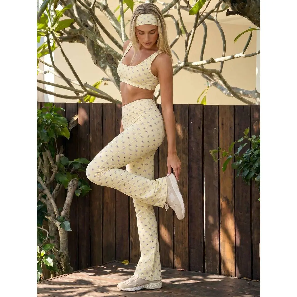Women's Light Yellow Bow-Print Flared Leggings Highly Elastic And Comfortable Perfect Airport Outfit Suitable Tennis Yoga Studio Pilates DailyWear,High-Waist,Leopard,V,Back,Workout,with,Pockets,tummy,control,bootcut
