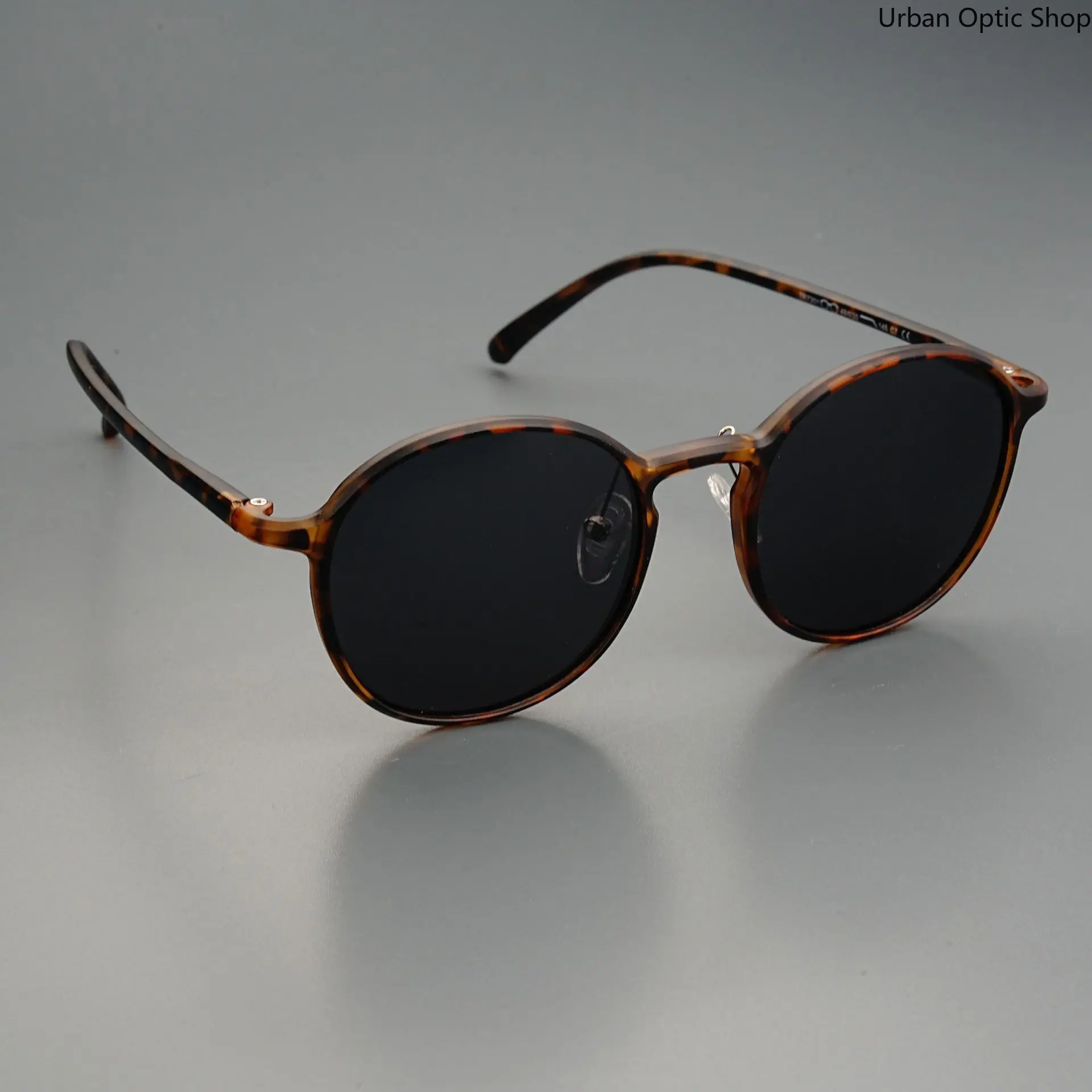 XUH Unisex Retro Round Sunglasses - Nylon Tortoiseshell Frame, Dark Tinted Lenses, Classic Fashion Eyewear for Street Style, Daily Casual Wear (Single Pair), Classic Retro Fashion, Vintage, Full Rim, Sunglasses For Women, Eyewear Fashion