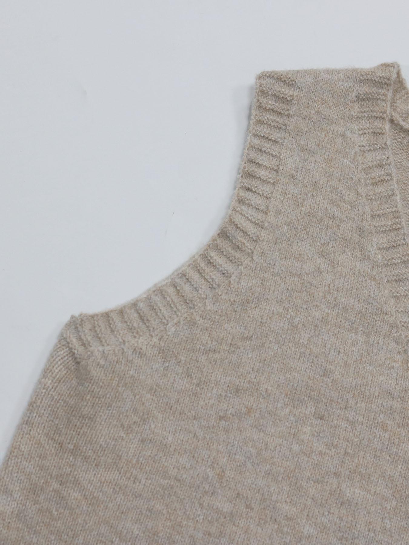 Plus Size Solid Color V Neck Sweater Vest, Casual Basic Sleeveless Knit Top for Daily Wear, Women's Plus Clothing Fit for All Seasons