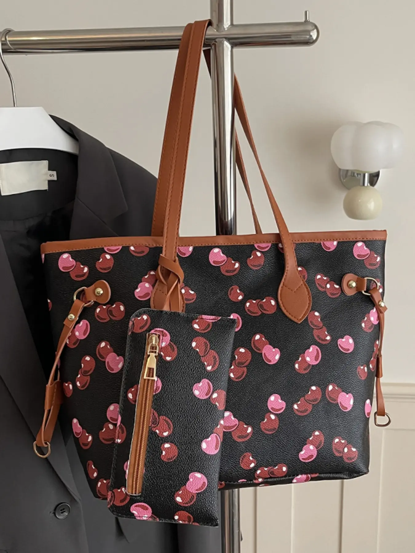 Vintage Luxe Cherry Print Tote Bag, Sweet and Cool Style Shoulder Bag, Fashionable New Large Capacity Commuting Minimalist Handbag, Commute Tote Bag
