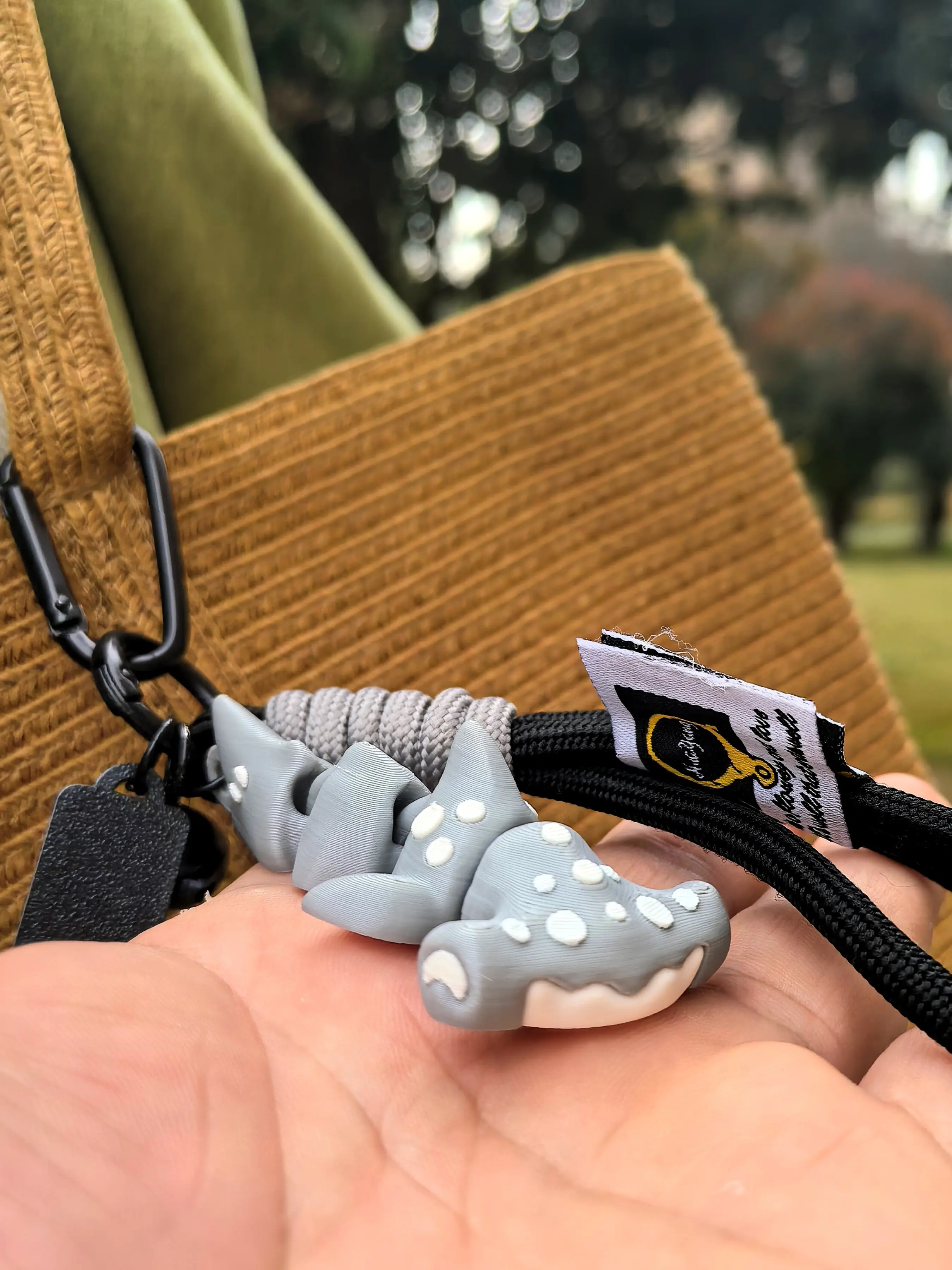 Hammerhead Shark Keychain, Multi-Joint Adjustable, Nylon Strap, Ideal Gift for Ocean Lovers, Birthday, Wedding, Graduation