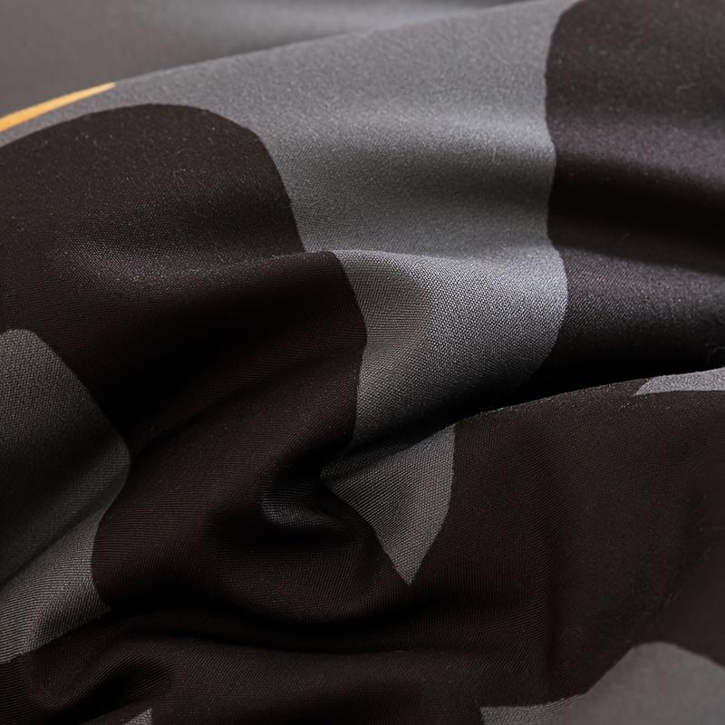 3pcs Super Soft Breathable Quilt Set - Black Grey Color Blocking, Thickening Crown Letter Design | 1 Comforter + 2 Pillowcases, 180gsm Quilting, Digital Printing for Bedroom