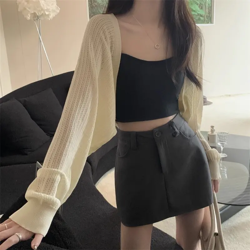 Lady's Cropped Knitwear Cardigan, Lightweight & Chic Longsleeve Shrug for Basic Casual Wear, Longsleeves, Cropped Look, Open Front
