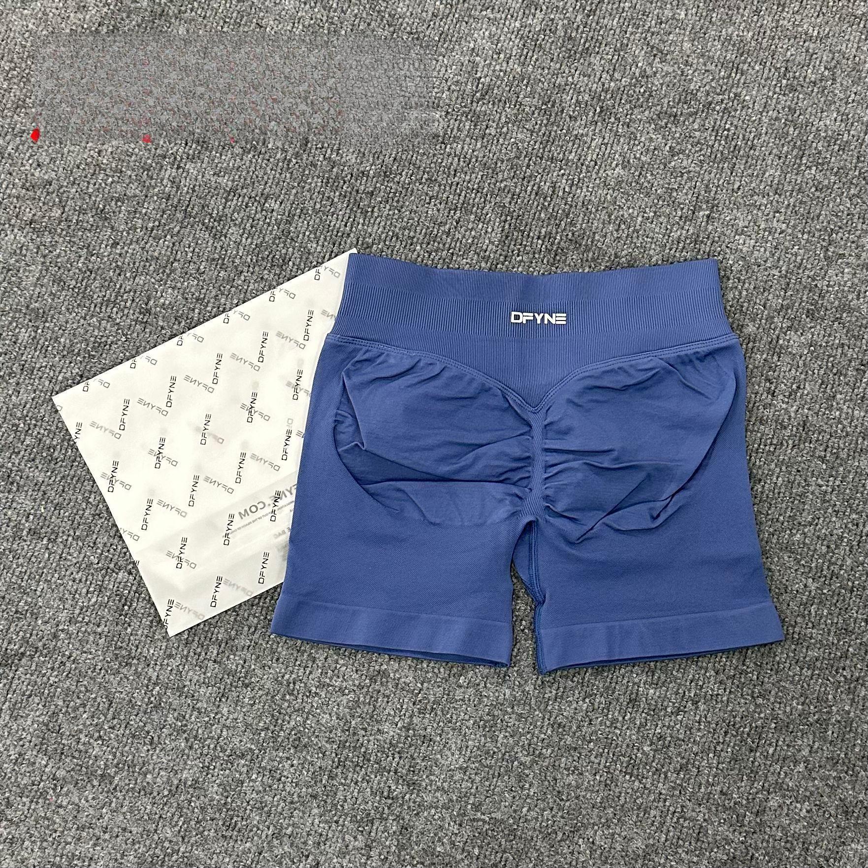 DFYNE's best-selling three-section high-waisted shorts with hip-lifting design, perfect for running, fitness, and yoga. They flatter the tummy, lift the hips, and make legs appear longer – a must-have for spring and summer.