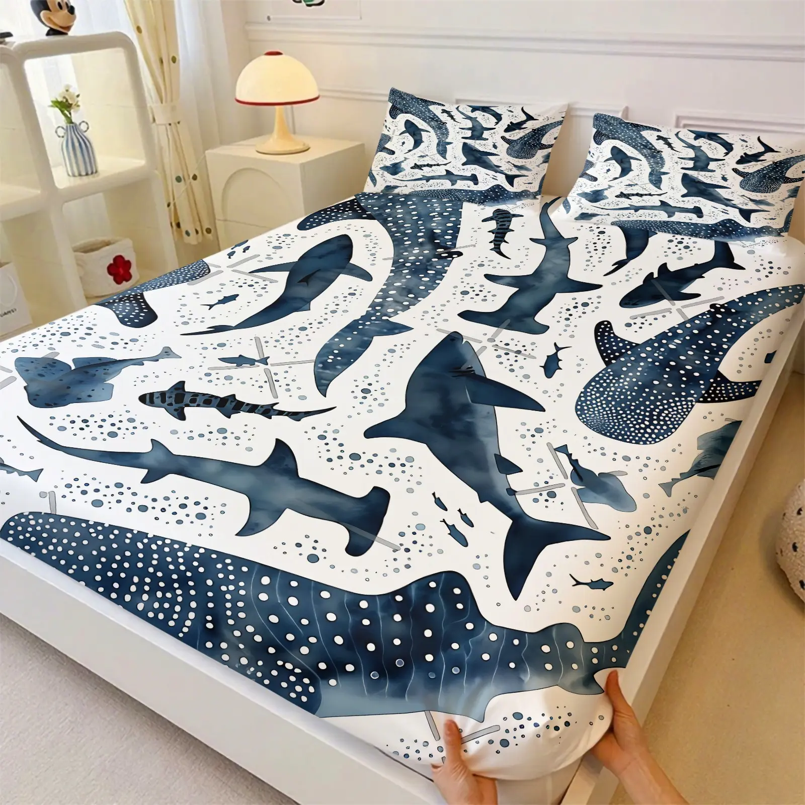 Aesthetic Blue Underwater Sea Creature Fitted Sheet Set, Include 1 Bedspread and 2 Pillowcases, Ocean Wildlife Print Bedroom Mattress Cover,  Gradient Watercolor Spotted Whale Shark Manta Ray  Fashion Bedskirt, Non-Slip, Soft and Comfortable