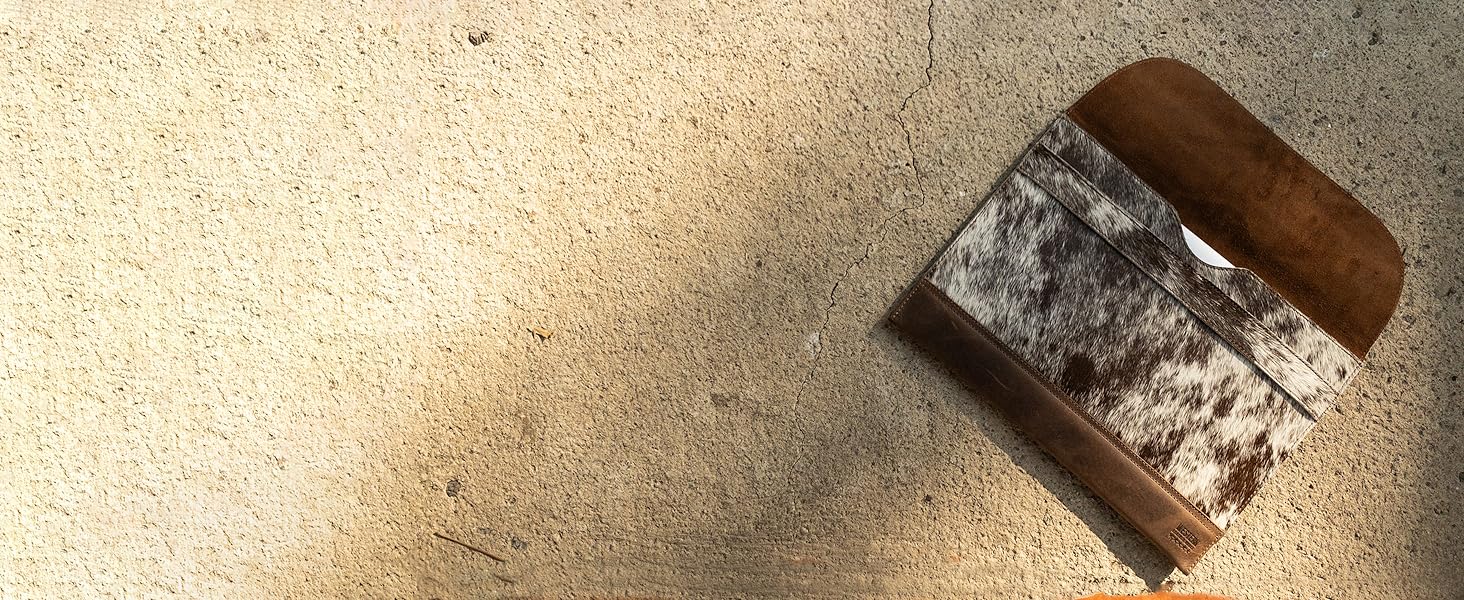 Ring Case Handmade from Full Grain Leather, Engagement Pouch, Bride & Groom Jewelry Storage, Marriage Travel, Ring Bearer, Proposal Ring Holder - Furry