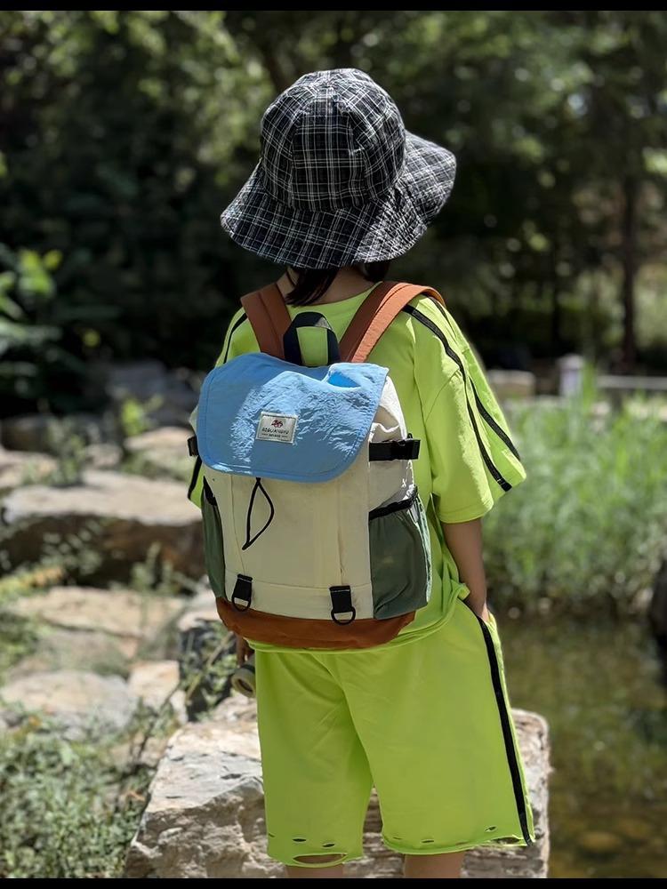 New Korean-style trendy and cool large-capacity children's backpack for travel, outdoor hiking, and kindergarten use for boys and girls