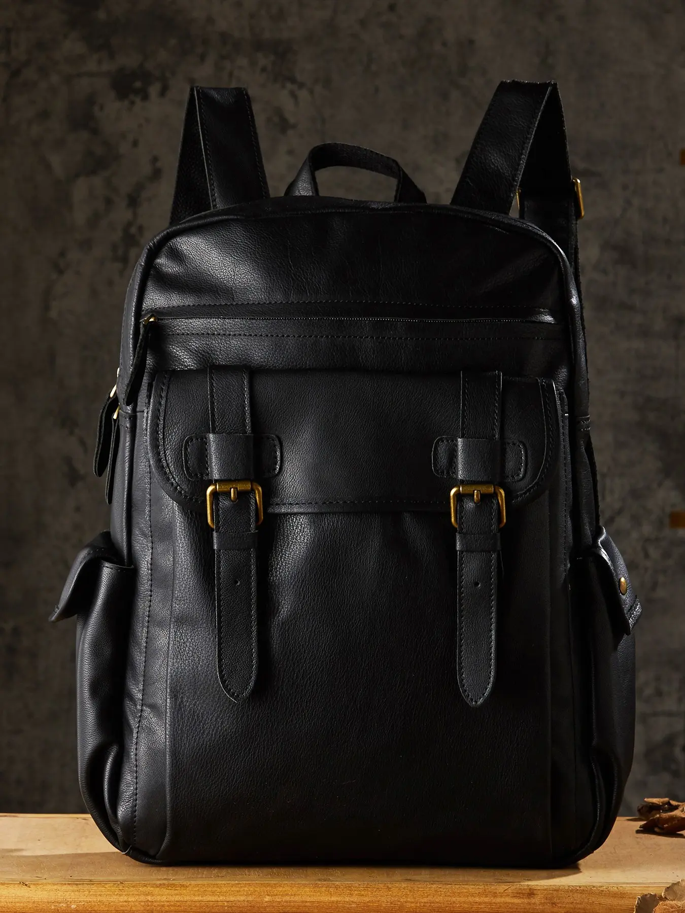 Handmade Leather Backpack for Men and Women, Casual Travel Bag, Laptop Bag, Simple and Trendy Design, Unisex Shoulder Bag