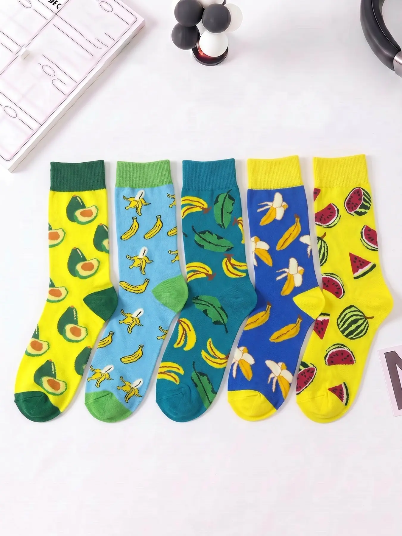 5/10 Pairs Men's Mid-Calf Socks, Fun Avocado Cartoon Design, Unisex Sporty Long Socks, Crazy Happy Socks for Men and Women