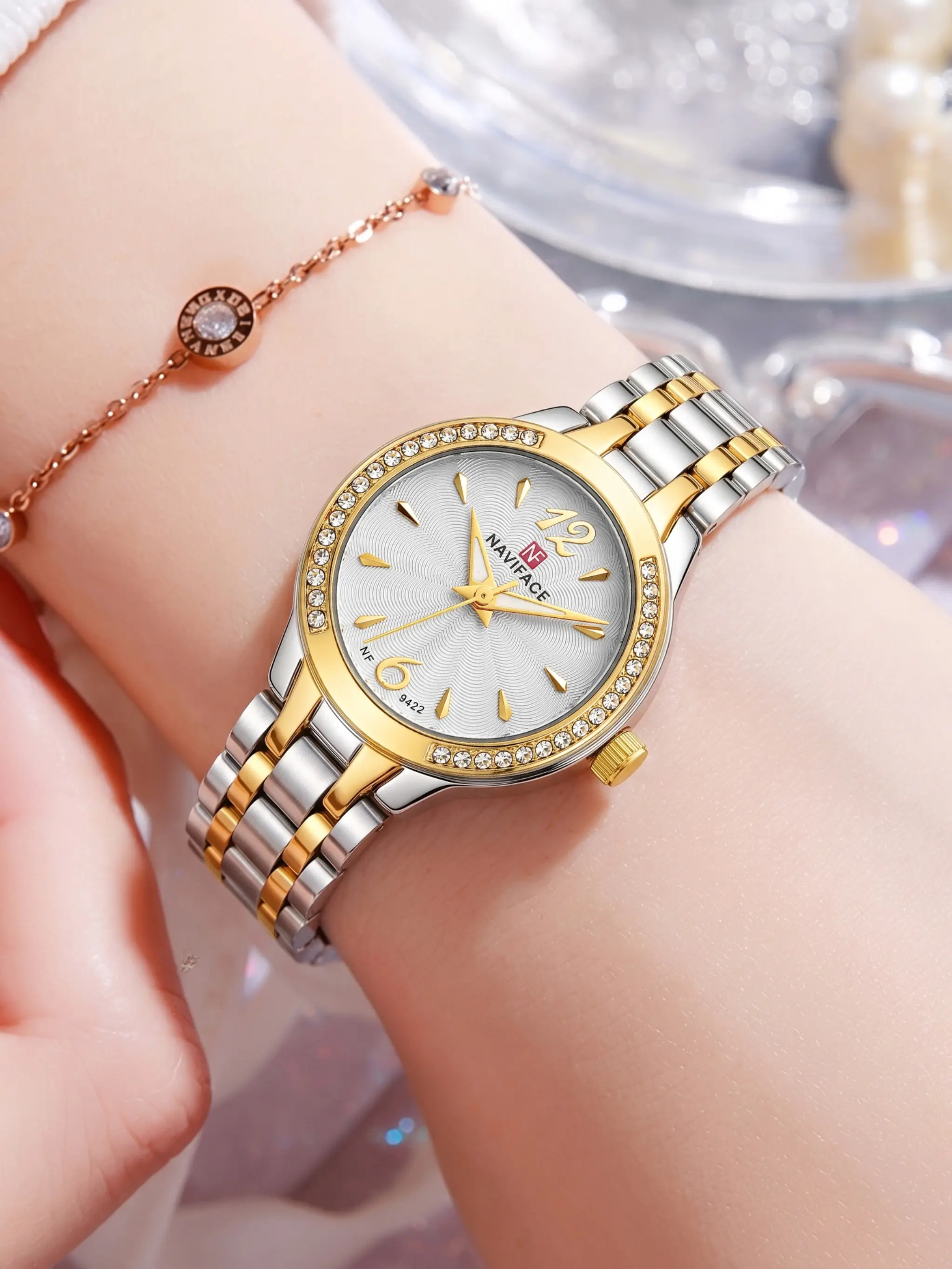 Elegant Women's Quartz Watch, Round Analog Dial,  Zinc Alloy Band, Casual Style for All Seasons, Perfect for School & Daily Wear