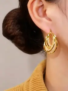 Luxurious Mesh Ear Cuffs, Boho Style Interlocking Rings, Elegant Cross Design, Alloy Material, All Seasons Jewelry for Women