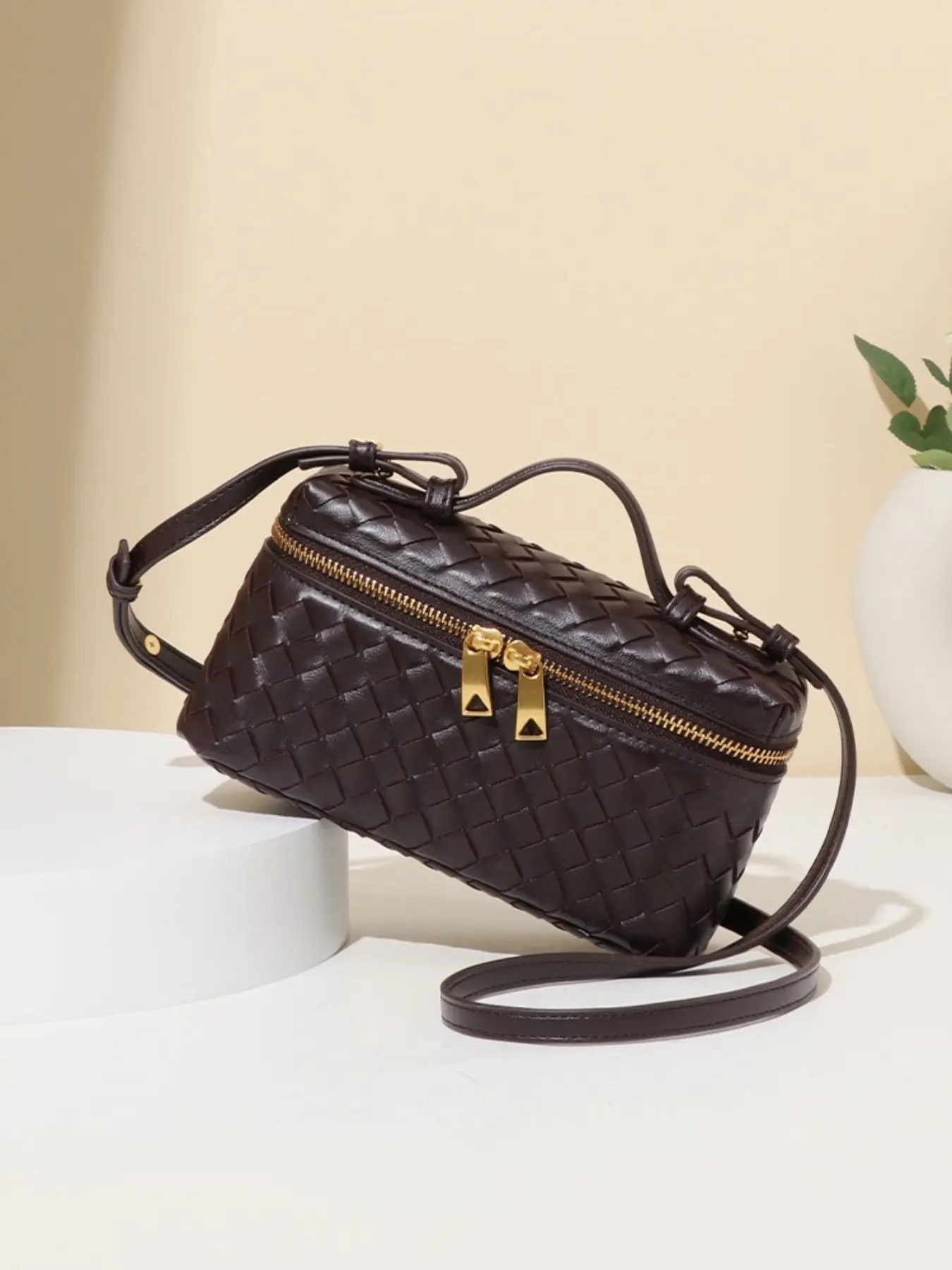 Trendy Handbag, Fashionable Woven Bag, Women's Crossbody Bag, Crossbody Shoulder Handbag, Bestselling Female Bag, European and American Style, Party Bag, Clutch Bag, Fashionable Bags