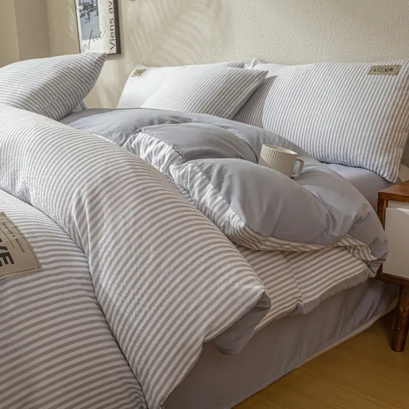 Cream Aesthetic Striped Bubble Fabric Bed Linen, Breathable Cationic Fitted Sheet 3 Piece & 4 Piece Bedding Kit