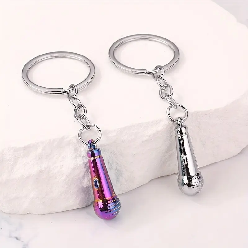 Creative Microphone Keychain, Mini Replica Mic, Actor Souvenir, Performance Gift, Unique Accessory for Shows and Events, Cool Keychains
