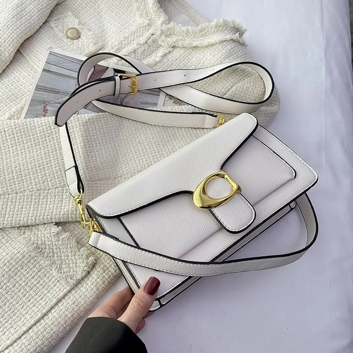 2026 New High-End Korean Fashion Women's Bag, Elegant and Versatile, Stylish Shoulder and Crossbody Bag, Small Square Bag