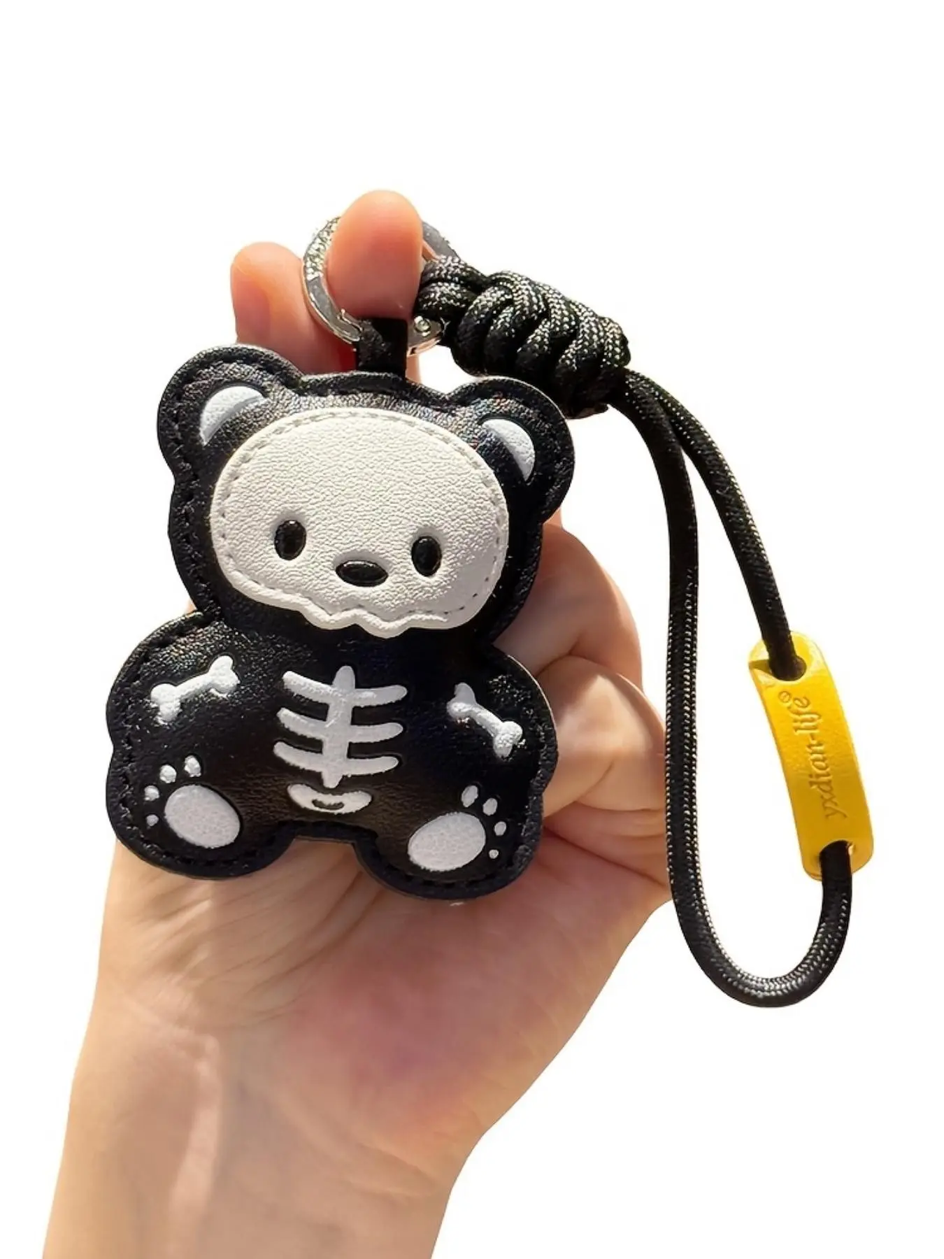Black White PU Leather Skeleton Bear Keychain, Contrast Stitch Skull Bear Purse Charm, Cute Edgy Minimalist Style, Fits Backpacks, School Bags, Handbags, Car Keys, Cool Aesthetic Charm for Girls, Unique Gift Accessory