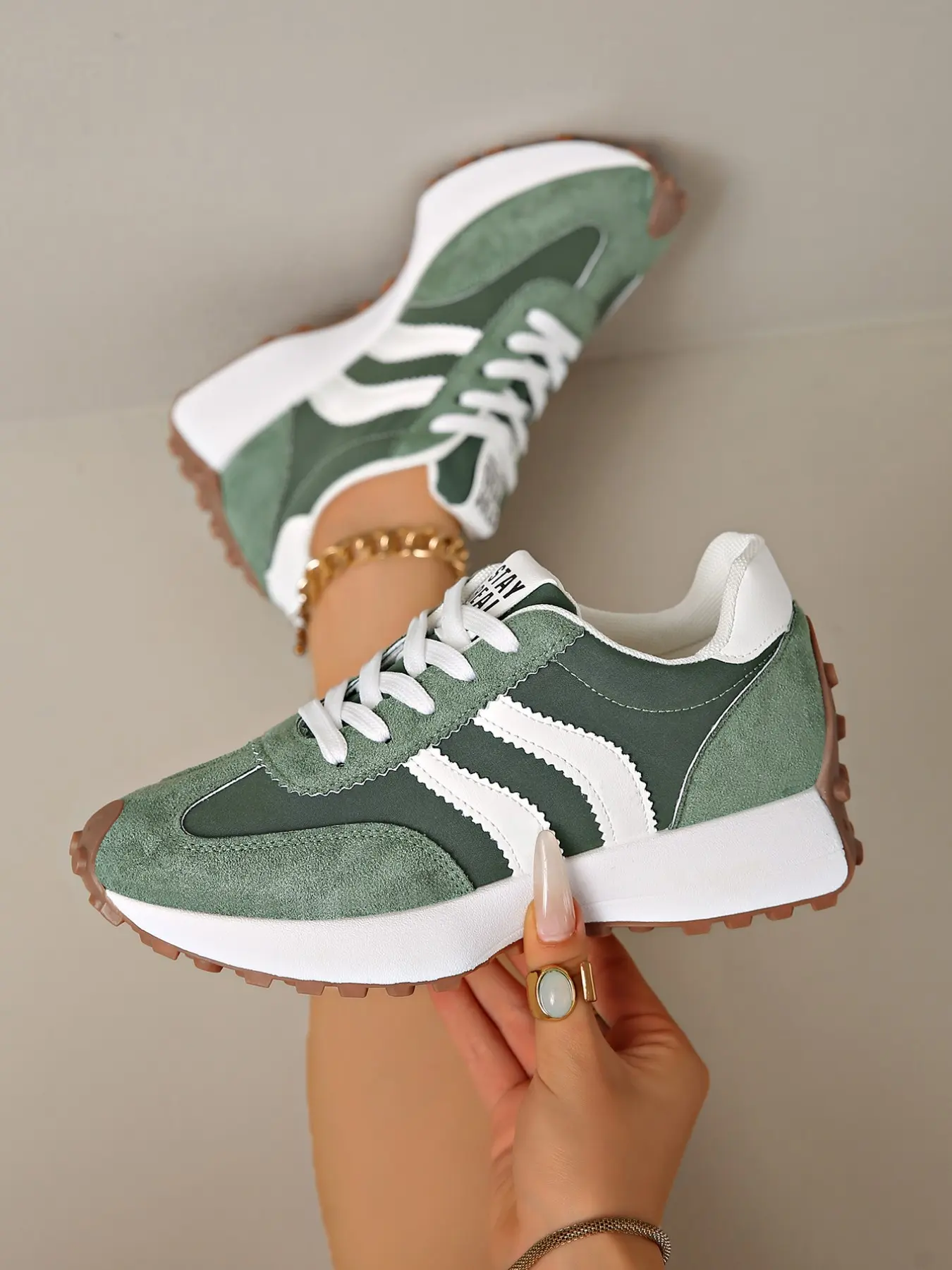 New Women's Sports Shoes, Comfortable Walking Shoes, Durable Design, Lightweight and Breathable, Perfect for Casual Occasions