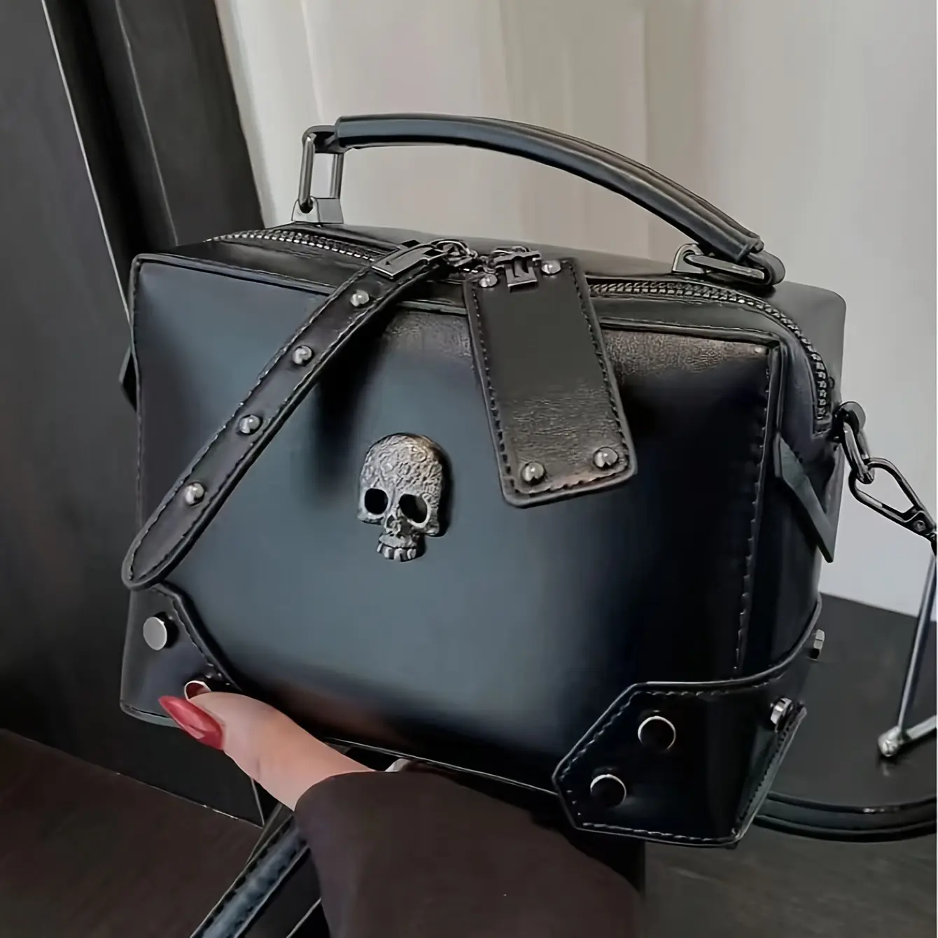 Halloween Punk Skull Handbag for Women, Dark Gothic Studded Crossbody Messenger Bag, Spooky Motorcycle Style Purse for Cosplay Parties and Events