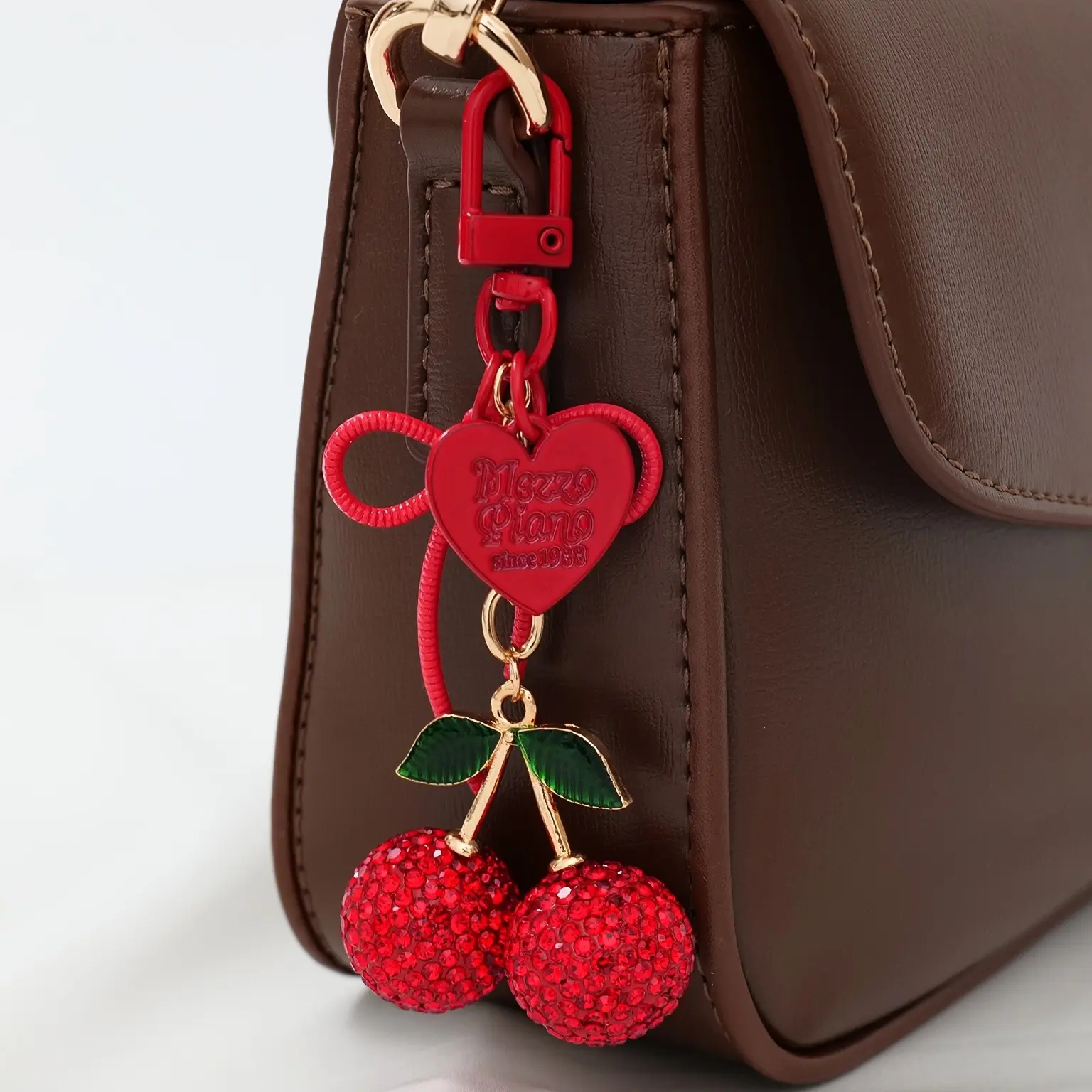 1pc Big Size Red Rhinestone Cherry Keychain, Sparkling Red Cherry Pendant with Green Leaves, Red Heart & Bow Charms, Alloy Metal, Birthday Gift for Women, Decorative Charm, Fashion Accessory, Stylish Charm, Fashion Lovers