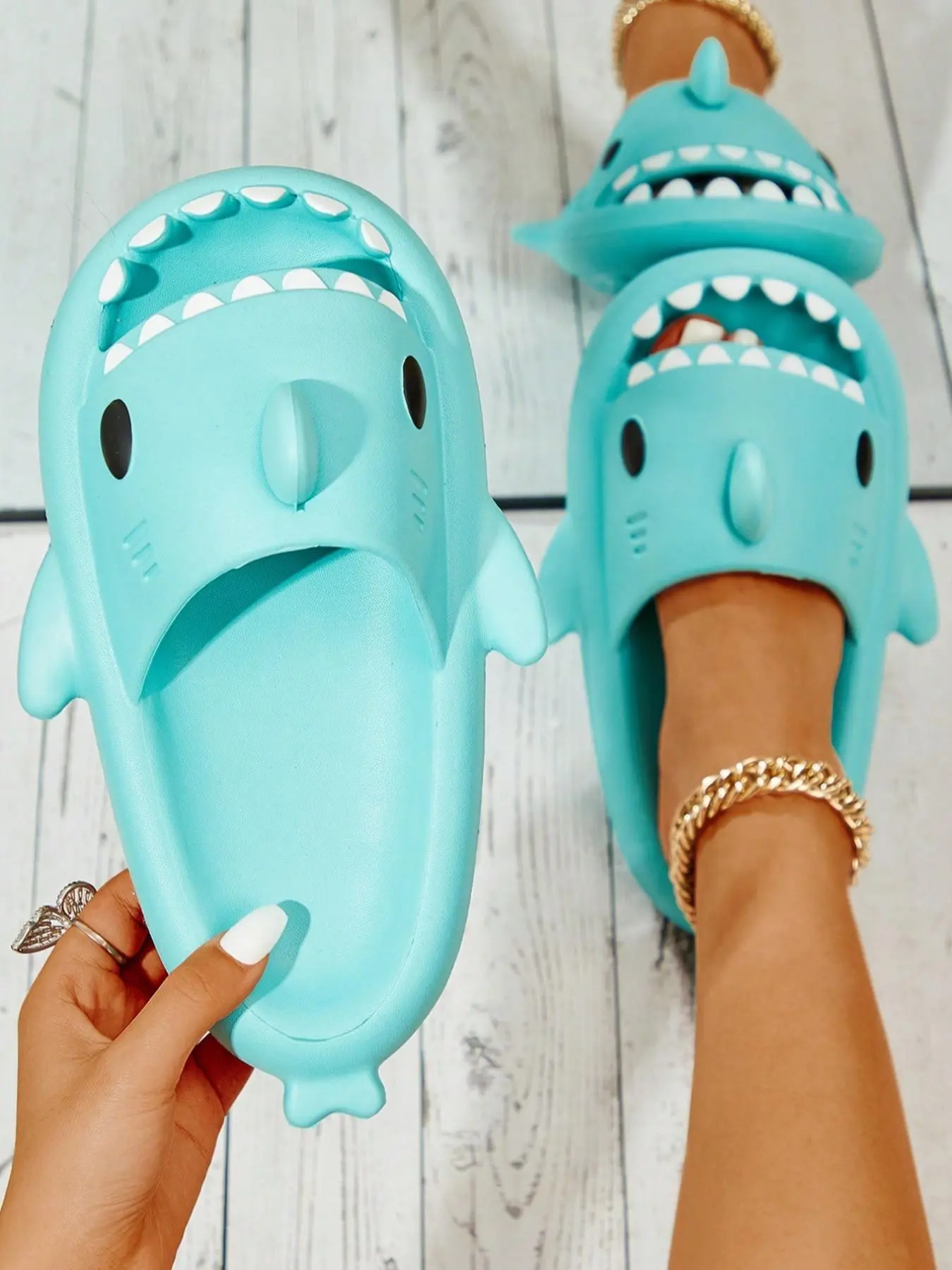Women's Cute Shark Design Slides, Casual Comfortable Home Slippers, Soft Non-slip Slippers for Indoor & Outdoor Wear, Walking Shoes