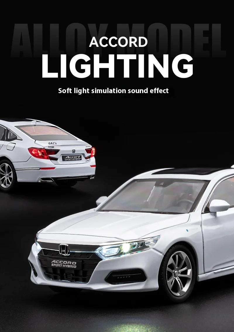 1:24 Luxury Sedan Sound and Light Alloy Metal Die-cast Car Model Collectible Hobby Decoration Fashion Holiday Gift Box for Boys