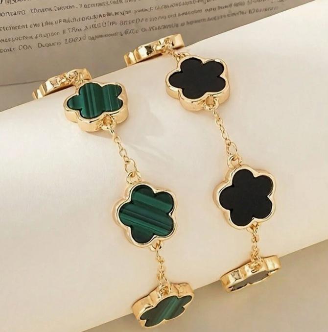 New Metal Flower Bracelet Lucky Five-Petal Flower Light Luxury Niche Bracelet