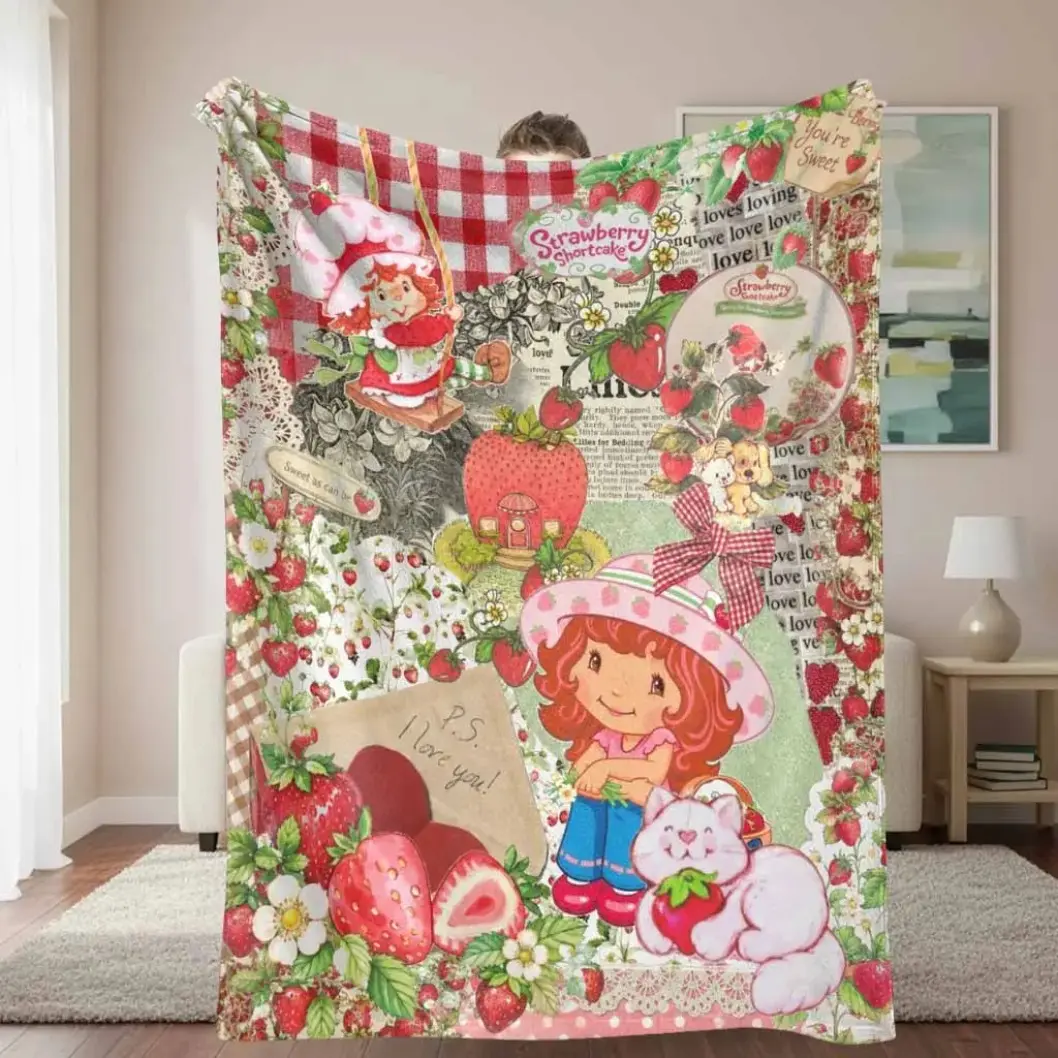 Vintage Strawberry Cottage Flannel Blanket, Sweet Berry Patchwork Doll Cat Floral Lace Print Soft Warm Plush Throw for Sofa Bed Picnic Tea Party, Adults Kids Valentines Gift, Cute Home Decor, Throw Blankets, Bed Accessories
