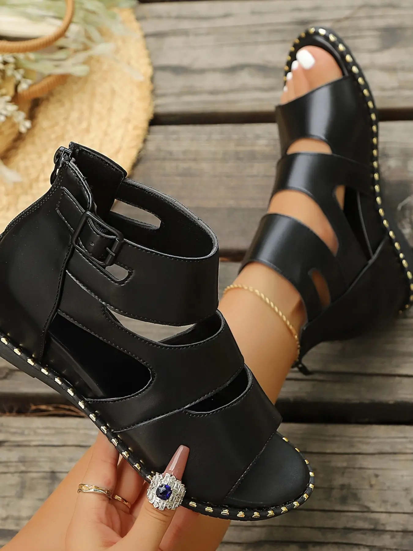 Open-Toe Flat Sandals, Rivet Decor Cross Strap Roman Sandals, Buckle Design Women's Shoes, Comfortable and Stylish Footwear