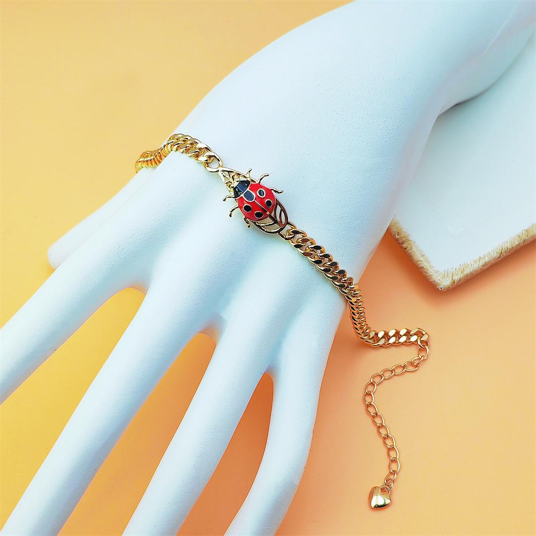 Cartoon Ladybug Charm Bracelet for Kids & Teens, Fun Quirky Design for Boys & Girls, Trendy Cool Aesthetic Jewelry, Lightweight & Cute for Daily Wear, Birthday Gifts & Party Favors