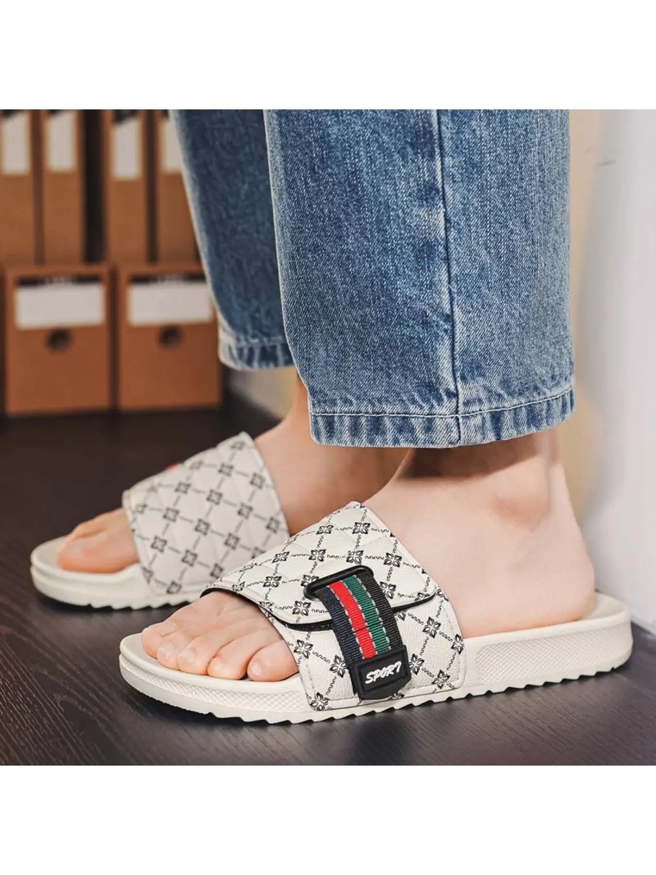 2026 Summer New Men's Vintage Pattern Slide Sandals, Non-Slip Soft Thick Sole, Large Size, Fashionable, Adjustable, Light Luxury, Sizes 39-47, Couple's Size