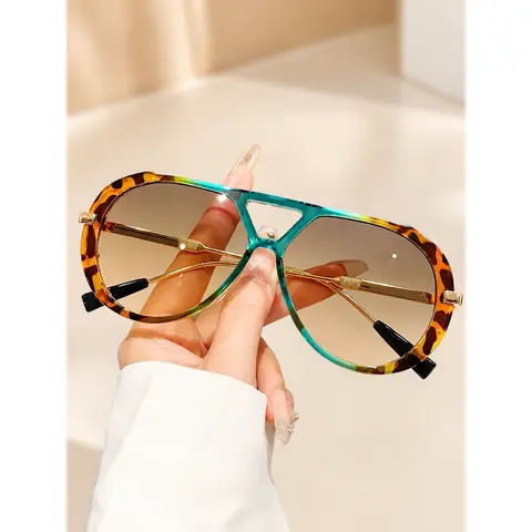 SHINETHRU Women's Vintage Plastic Frame Street Style Sunglasses - Casual Daily Shades Look, Stylish Accessories, Ideal Gifts for Women