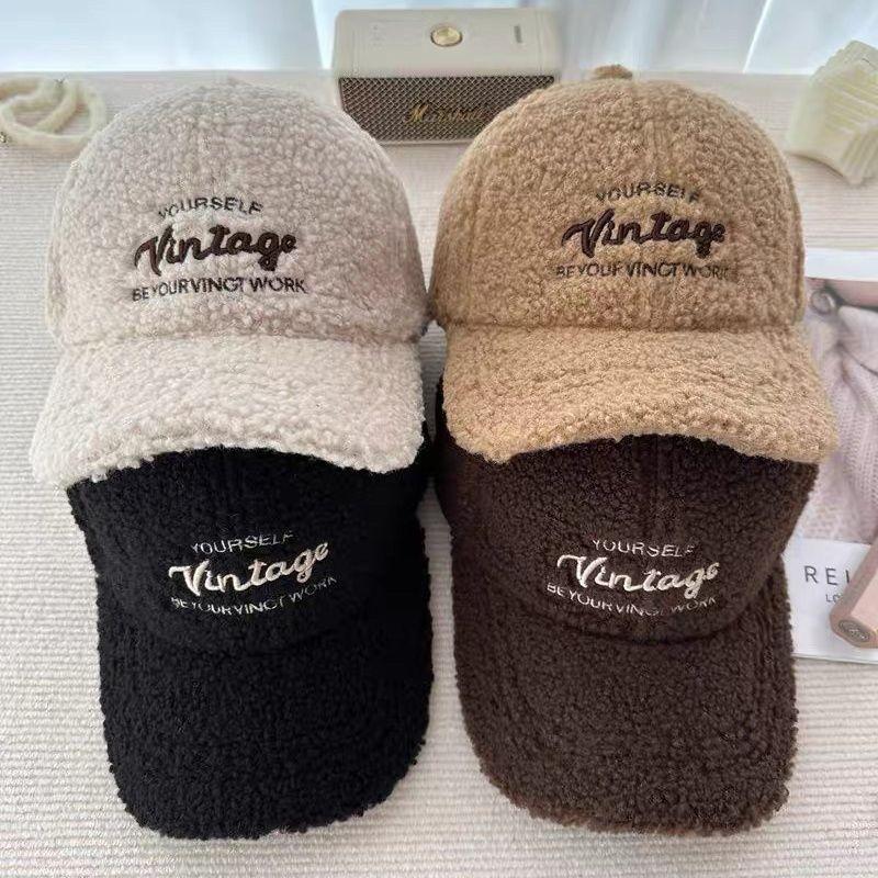 Women's Lamb Wool Baseball Cap 2025 New Autumn Winter Fashionable Warm Thickened Duckbill Cap that Makes the Face Look Smaller Plush Hat