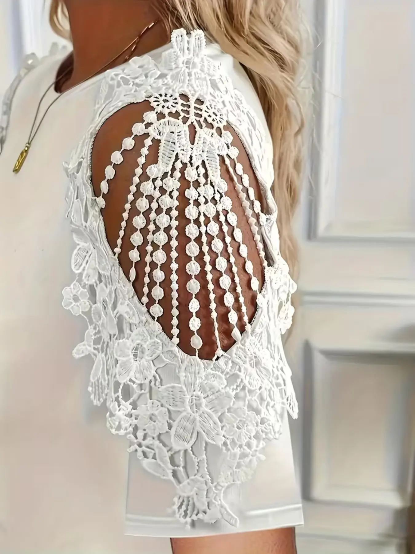 New Summer Floral Trim Short Sleeve Feminine Women's Top, Patchwork Lace Short Round Neck T-Shirt, Trendy Fashion Apparel for Ladies, Blouse