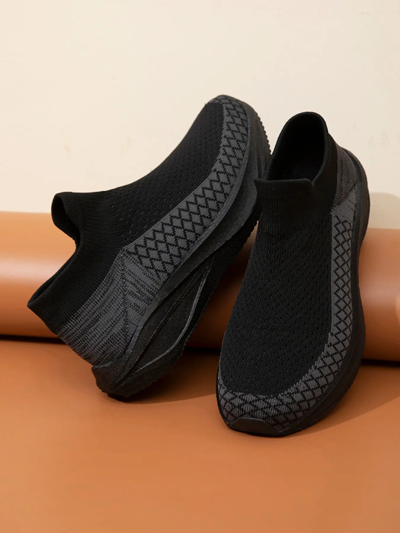 Men's Casual Slip-On Sports Shoes, Breathable Mesh Running Shoes, Comfortable Soft Sole Anti-Slip Lightweight Outdoor Shoes