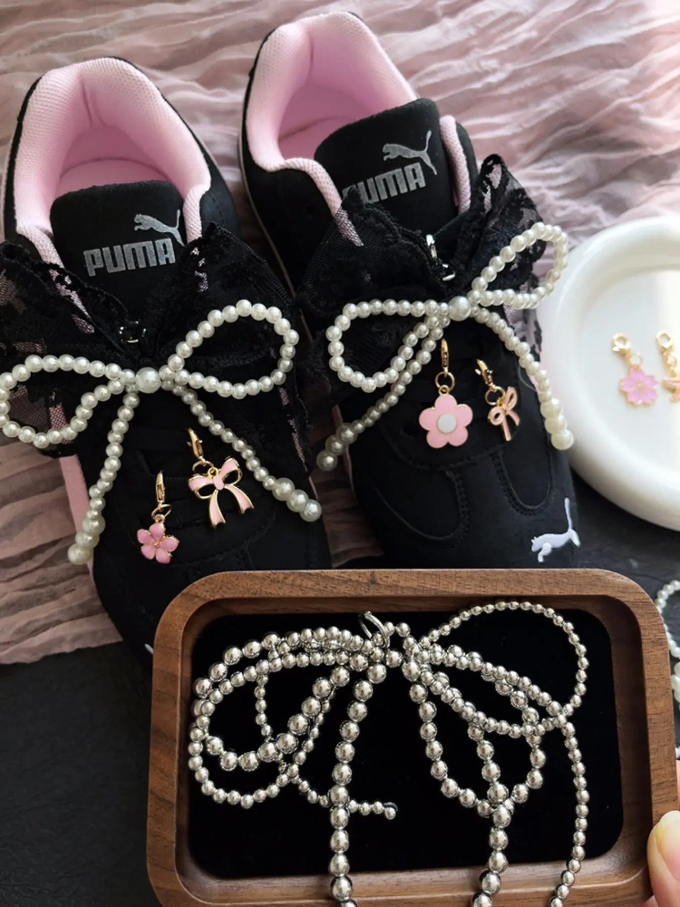 Pearl Bow Shoe Lace Charms, Lace Crystal Beaded Bow Sneaker Decorations, Shoe Charms For Sneakers, Removable Shoe Accessories, Stylish Footwear Enhancements