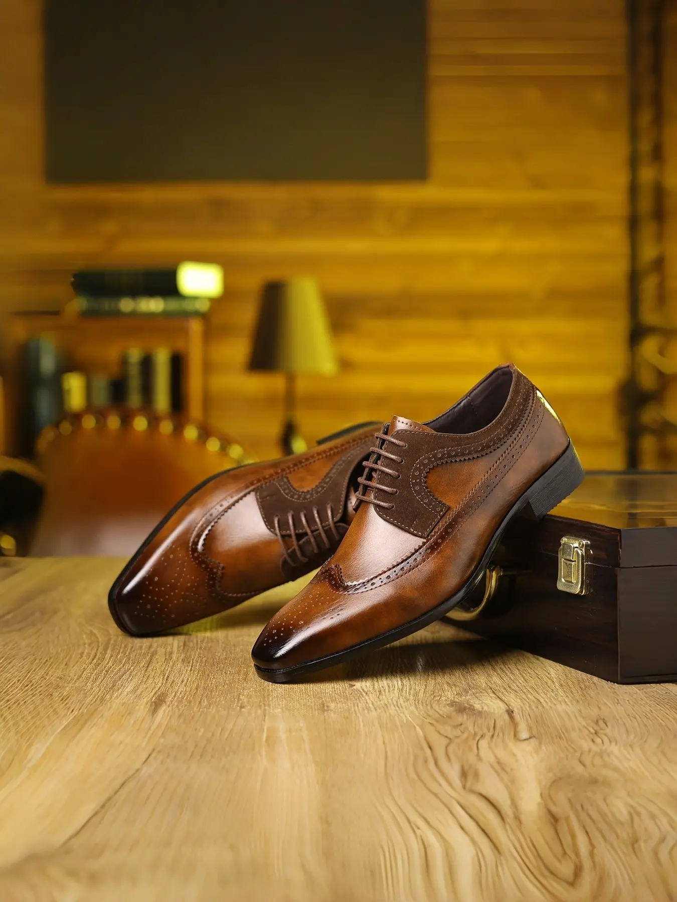 Classic Men's Formal Shoes, Business Style Office Shoes, Full Upper Brogue Design, Elegant Lacing Detail, Perfect for Mature Gentlemen, Essential Footwear