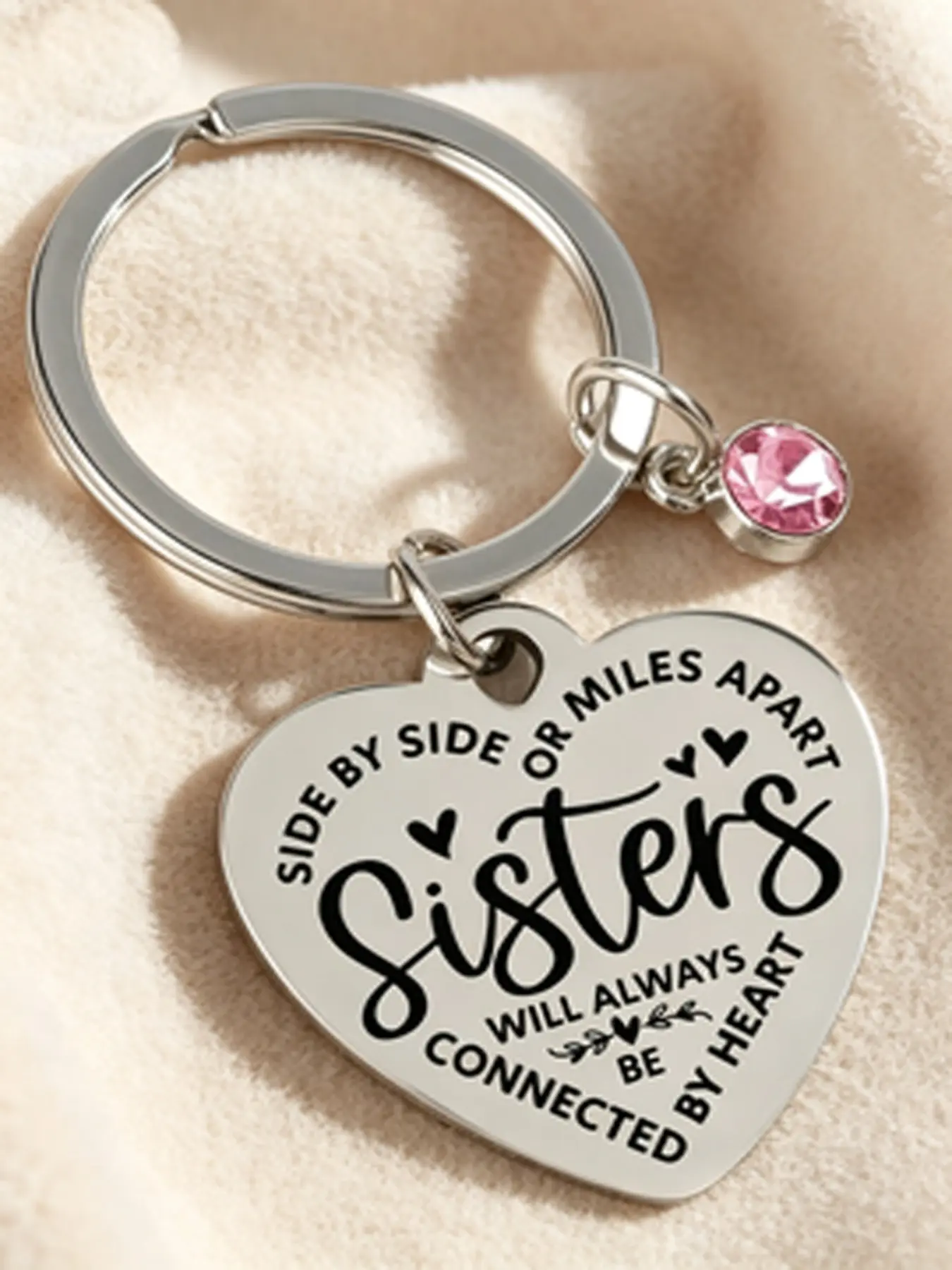 1pc Sisters Heart Engraved Keychain, Sweet Girly Minimalist Silver Style, Laser Engraved Sister Quote With Pink Rhinestone Charm, Sentimental Gift For Sisters Birthday & Daily Key Bag Decor