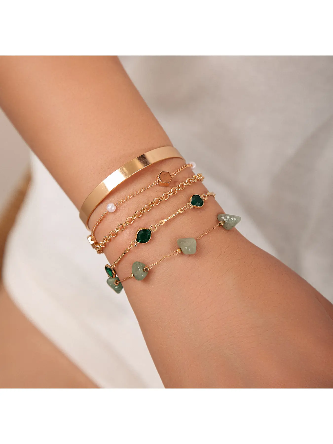 5Pcs Gold Stackable Bracelet Set for Women, Dainty Natural Green Aventurine Stone & Imitation Emerald Crystal Pearl Layered Chain Bracelets, Vintage Boho Minimalist Adjustable Wrist Jewelry for Daily Wedding Party Gift