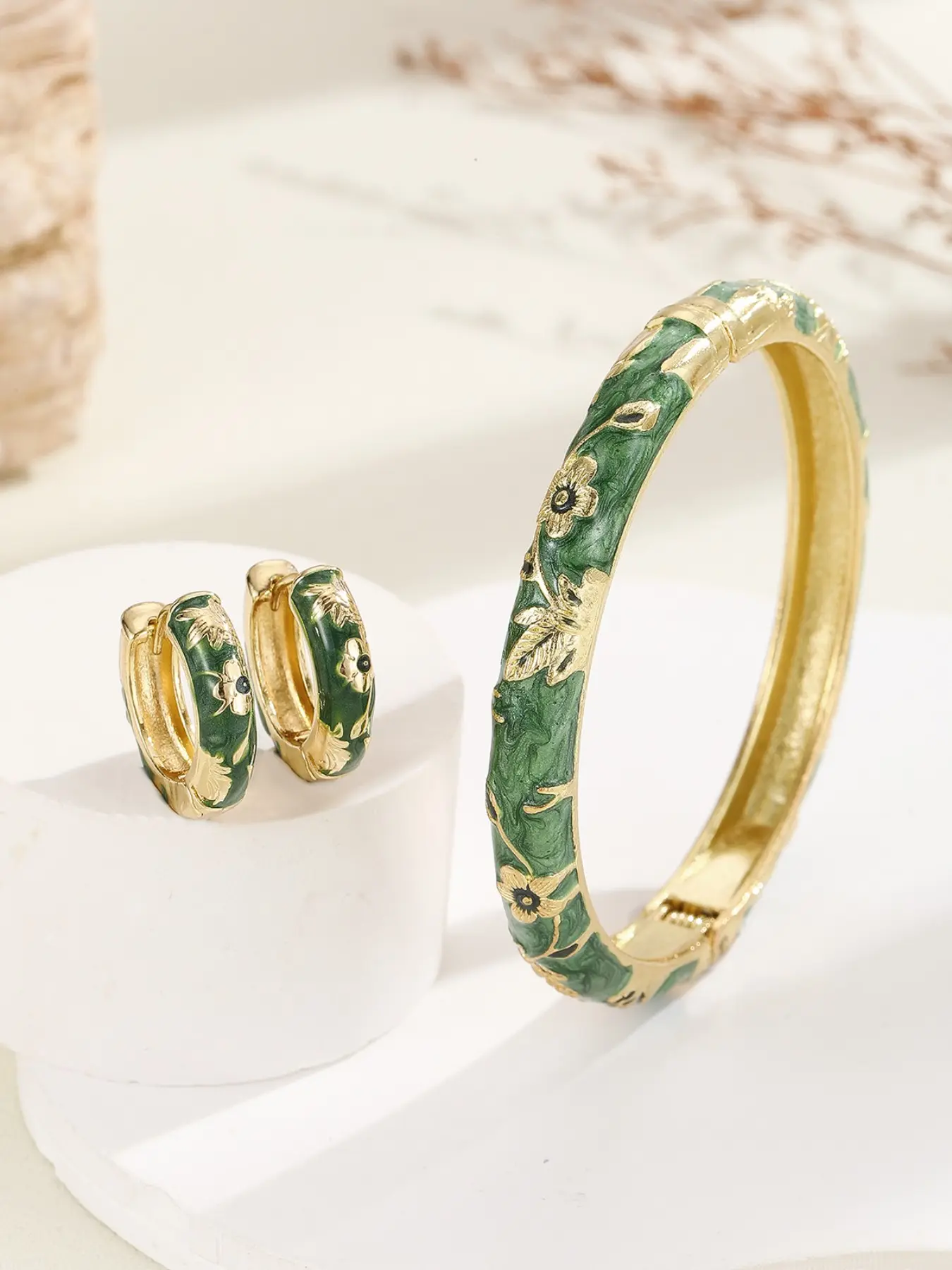 2Pcs Vintage Cloisonne Enamel Jewelry Set for Women Flower Star Gold Plated Brass Hinged Bangle Bracelet Huggie Hoop Earrings Retro Cottagecore Coquette Aesthetic Accessories Anniversary Birthday Gift for Her