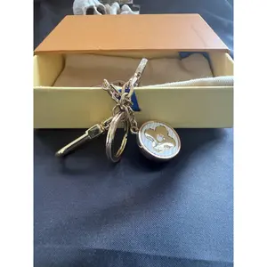 Luxury Metal Key Ring With Pendant, Replacement Keychain for Wallet Card Pouch