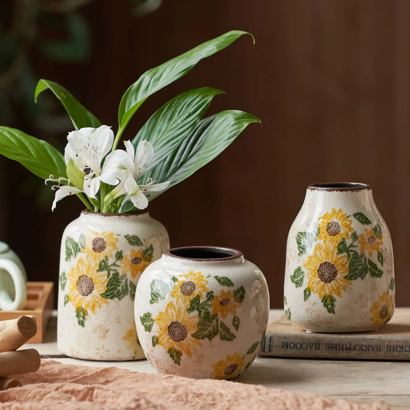 Handmade Vintage Sunflower Crackle Glaze Ceramic Mini Vase, Rustic Farmhouse Floral Centerpiece, Bohemian Home Decor, Dry/fresh Flower Display