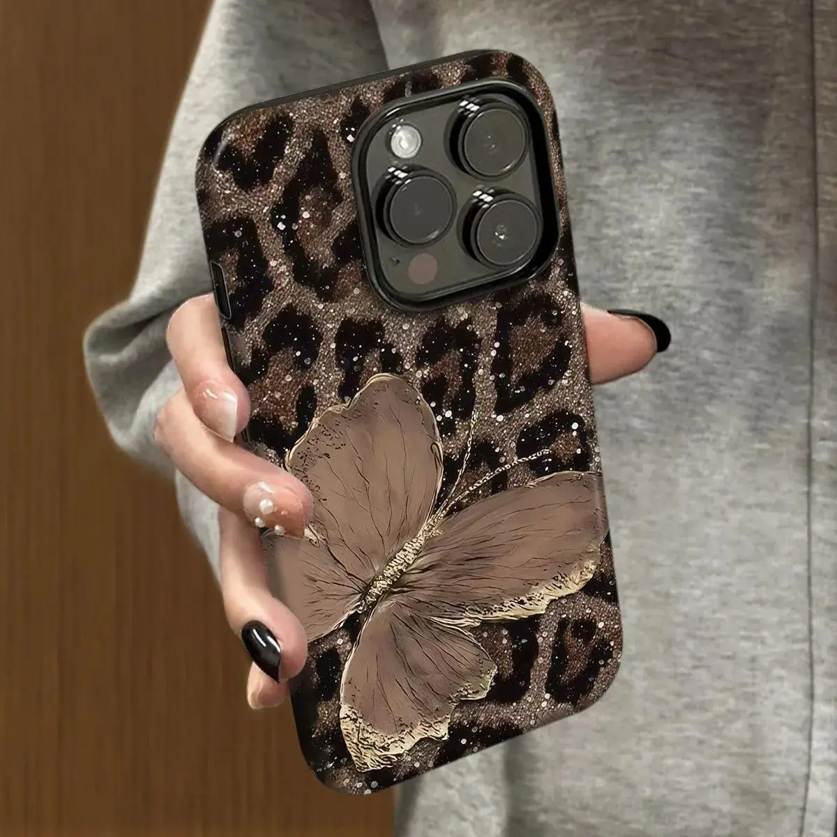 Fashionable leopard and butterfly patterns, 2-in-1 drop-resistant phone case, compatible with iPhone 11, 12, 13, 14, 15, 16, 17 Pro Max, and Samsung Galaxy S25 Ultra, S24 Plus, S23 FE, S22, S21, glossy design, minimalist style. MFL35