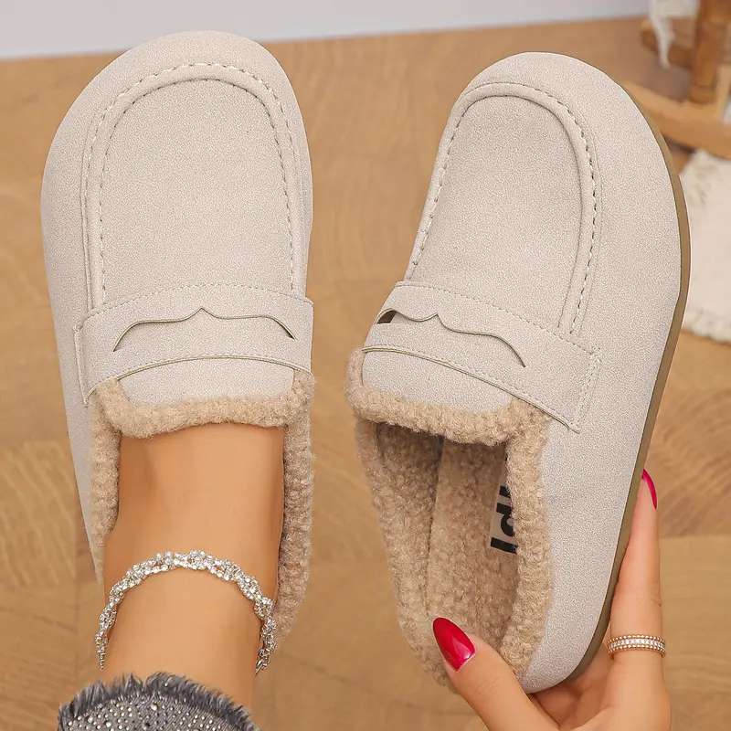 Women's Plush Cotton Slippers, with Lamb Plush Covering the Shoe Mouth and Interior to Lock in Warmth and Keep Out the Cold, Flat-Bottomed Soft Sole, Slip-On Design, Retro and Simple, for Home and Commuting, Available in Multiple Colors