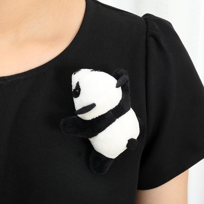 Cartoon Internet celebrity three-dimensional panda brooch, plush red panda doll ins lying down panda jewelry schoolbag pendant