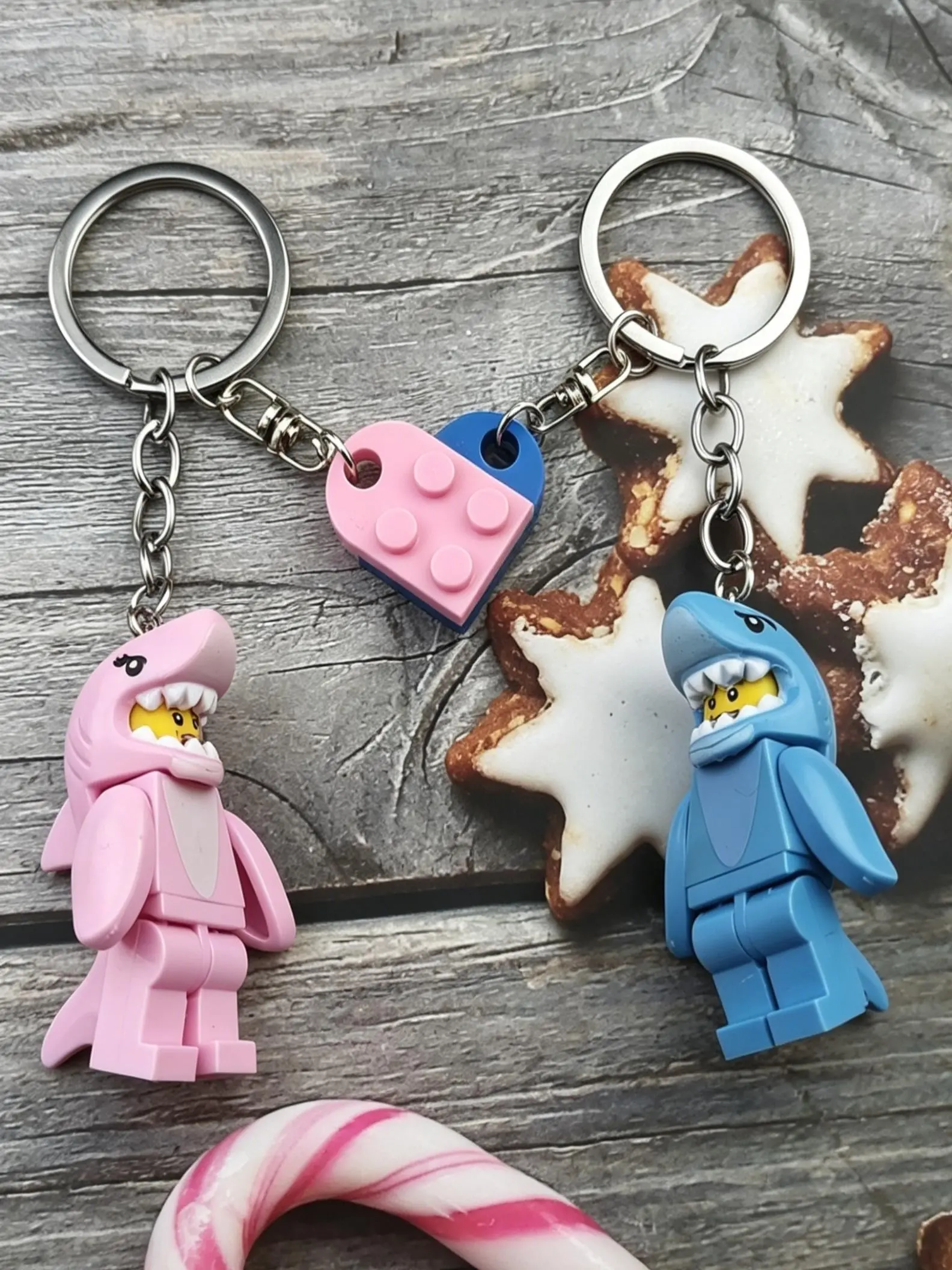 Shark Keychain Pair, Magnetic Heart Design, Metal Chain Key Ring, Couple Accessory, Unique Fashion Pendant, Heart Keychain