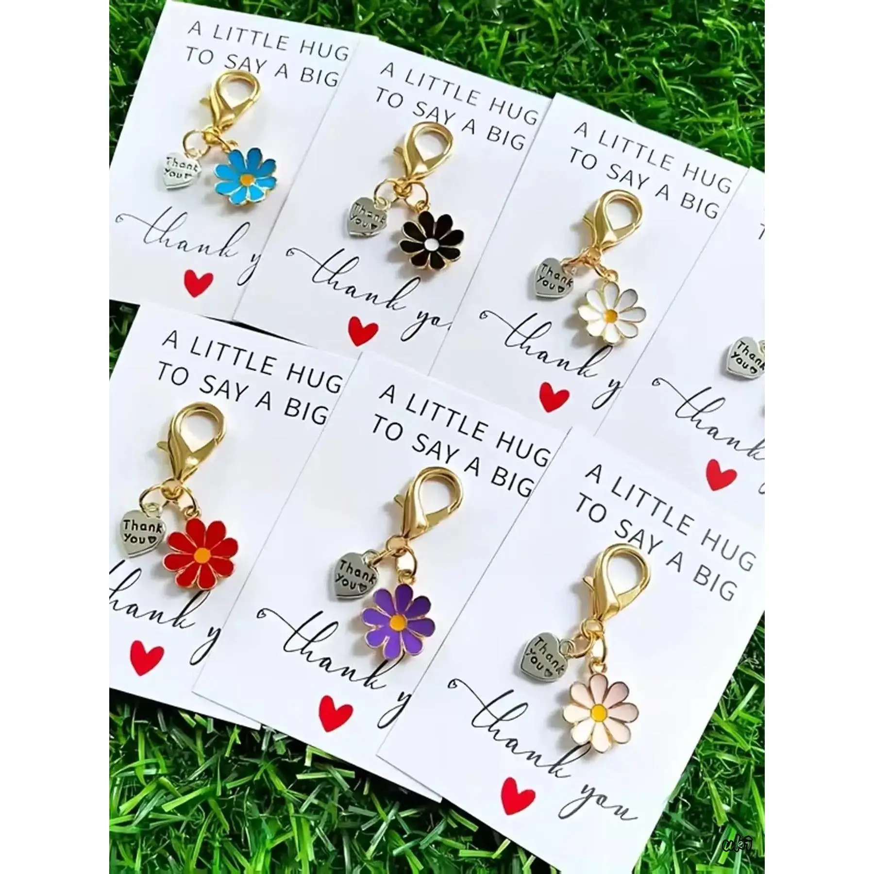 7pcs Metal Daisy Keychain with Thank You Card - Fantasy Theme Metal Charm, Daily Bag Decoration, Gift Decor for Christmas, Valentine’s Day Gratitude Souvenir