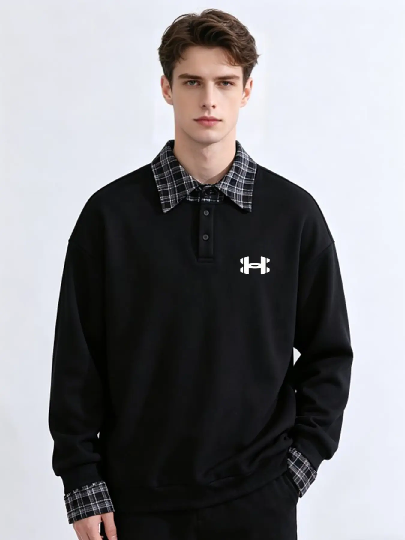 Men Fake Two Piece Plaid Collar Polo Sweatshirt, H Letter Graphic Print Loose Long Sleeve Casual Streetwear Pullover For Autumn Winter