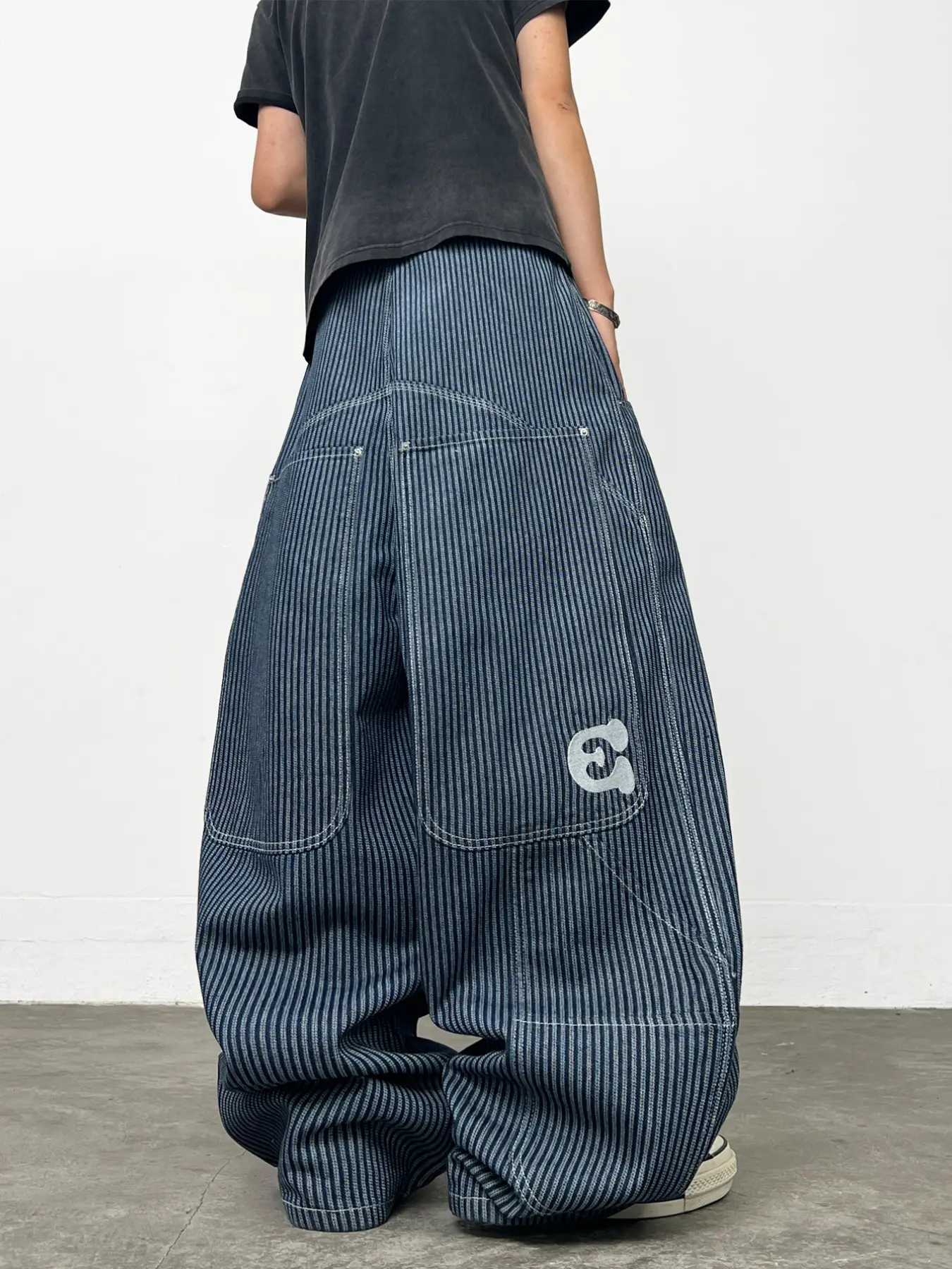Men's Denim Jeans, Vertical Stripe Back Large Pocket Design, Letter Patch Embroidery, Y2K Streetwear Hip Hop Fashion, Loose Fit Oversized Long Pants